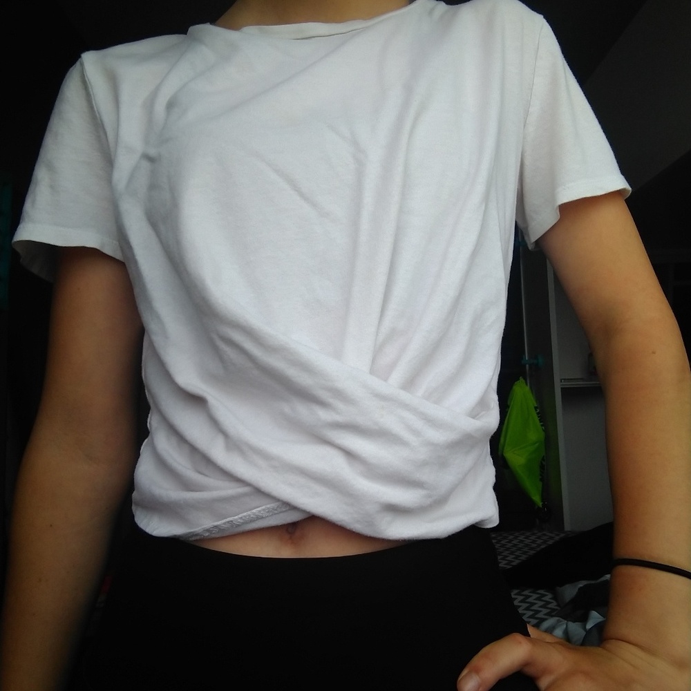 white cropped t-shirt